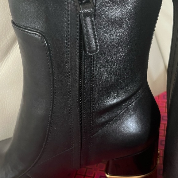 Boots - Picture 7 of 8